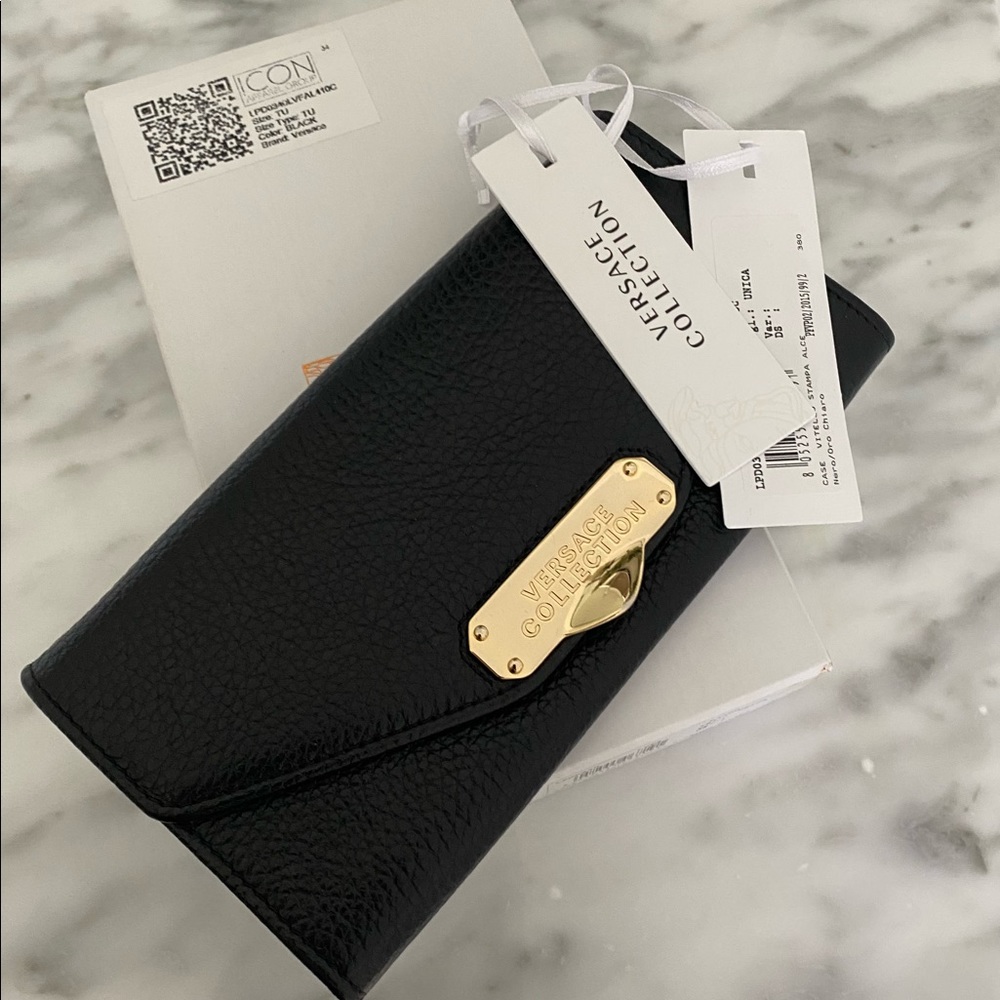Versace Wallet with Detachable Chain!